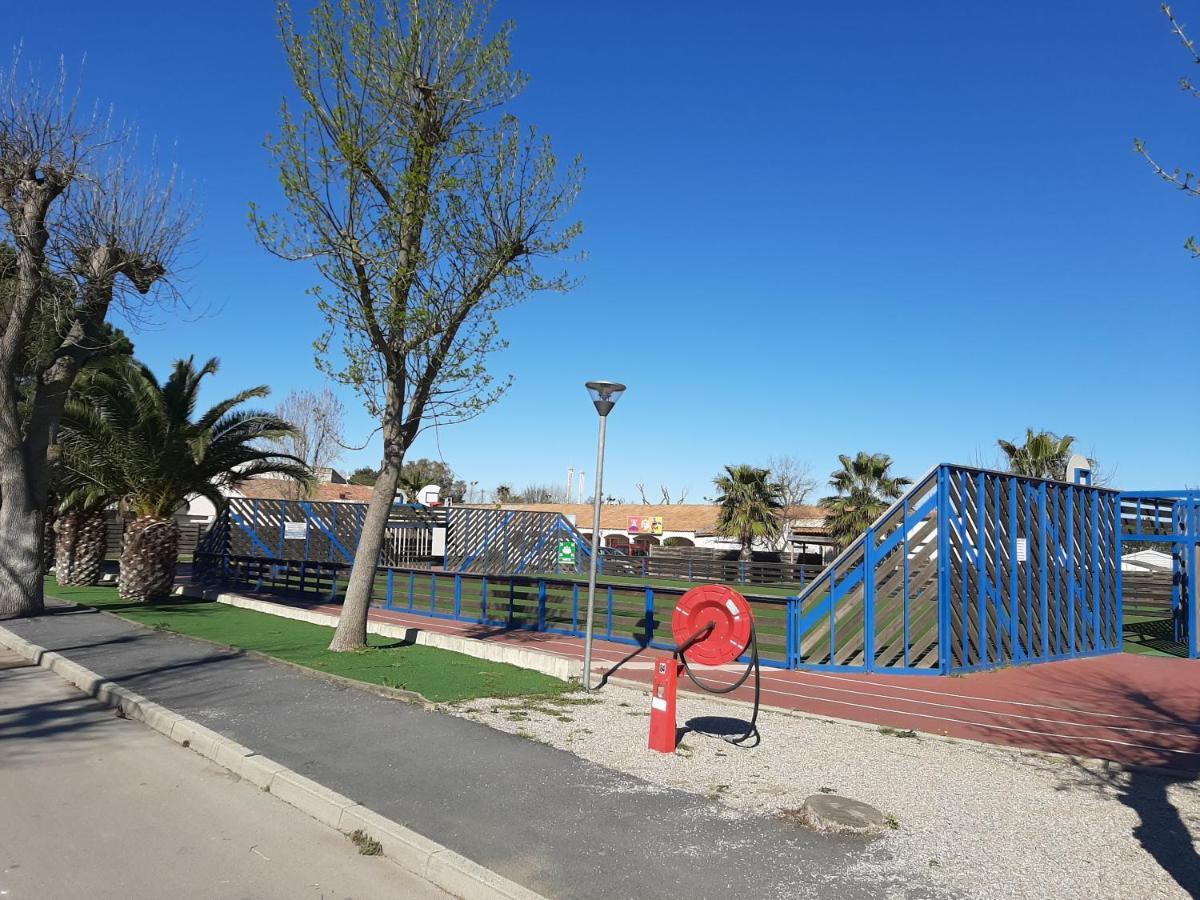 La Carabasse Cp90 Hotel Vias Exterior foto